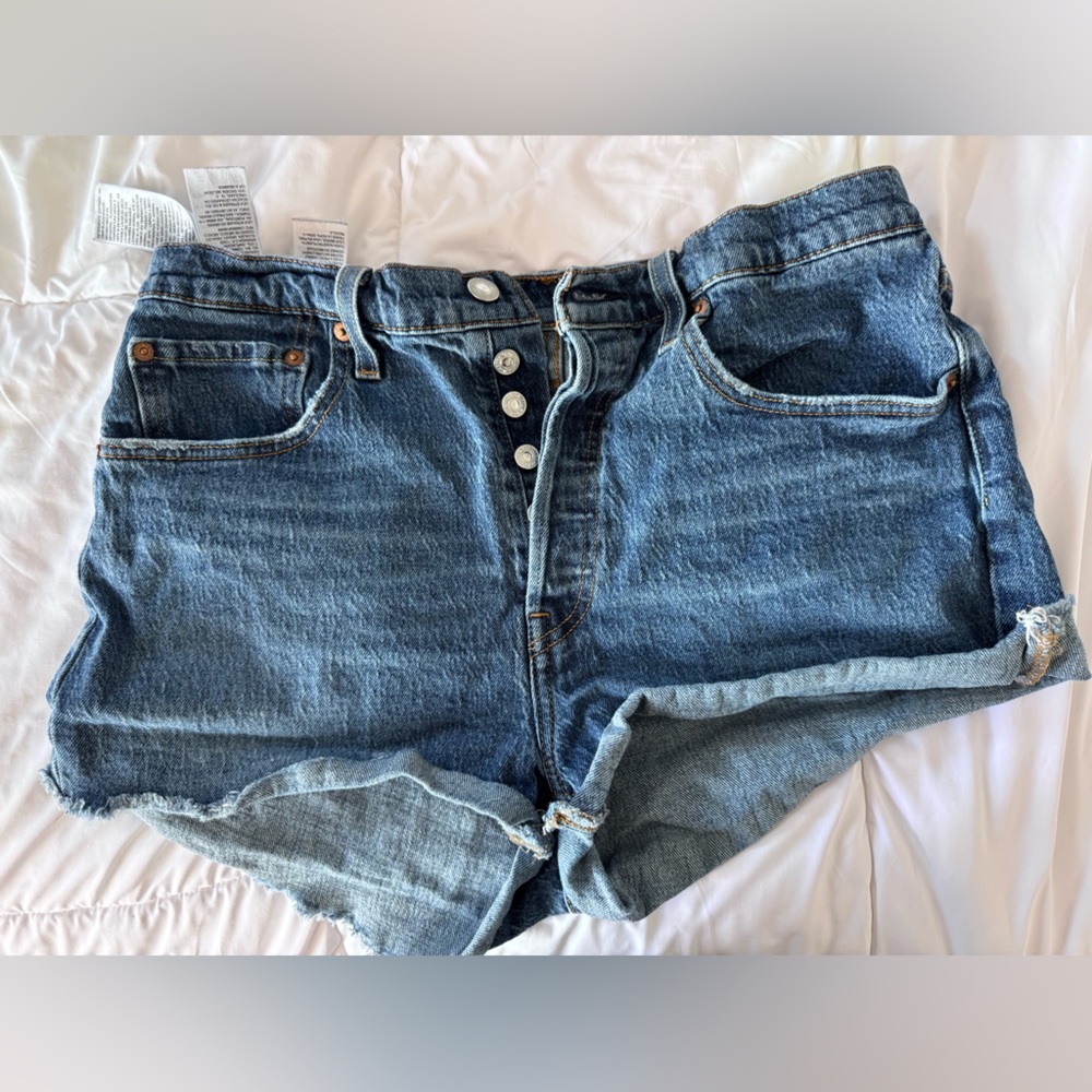Levi 501 high rise Jean shorts - size 31W
